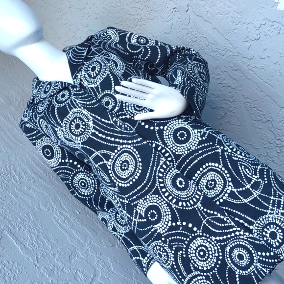 PARISIAN'S SIGNATURE LADIES' LUXURY GEOMETRIC PRINT KNEE-LENGTH OVERCOAT - Picture 16 of 17